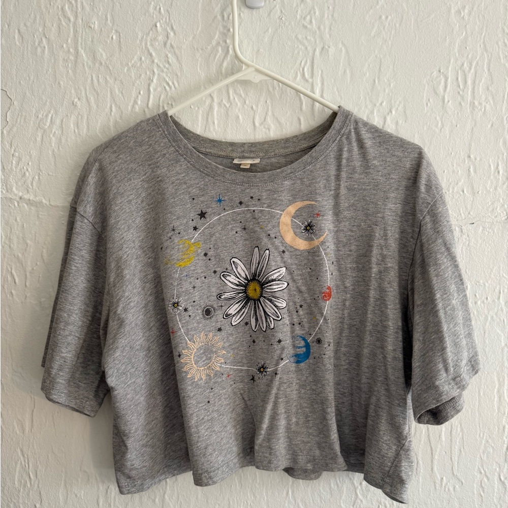 Gray Graphic Women’s Crop Top